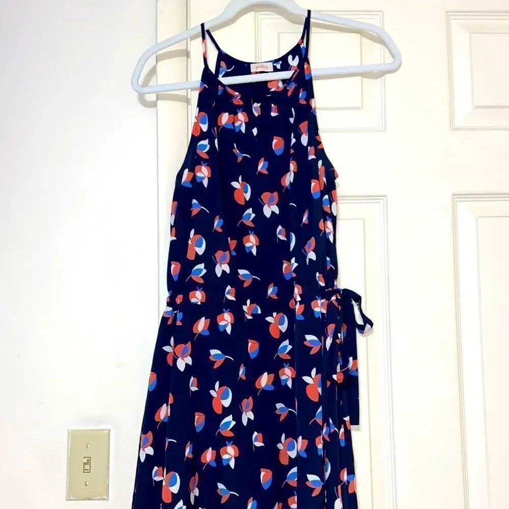 Knee length sleeveless dress size small